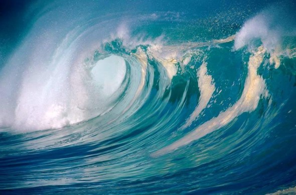 ¿Por qué se forman las olas del mar?