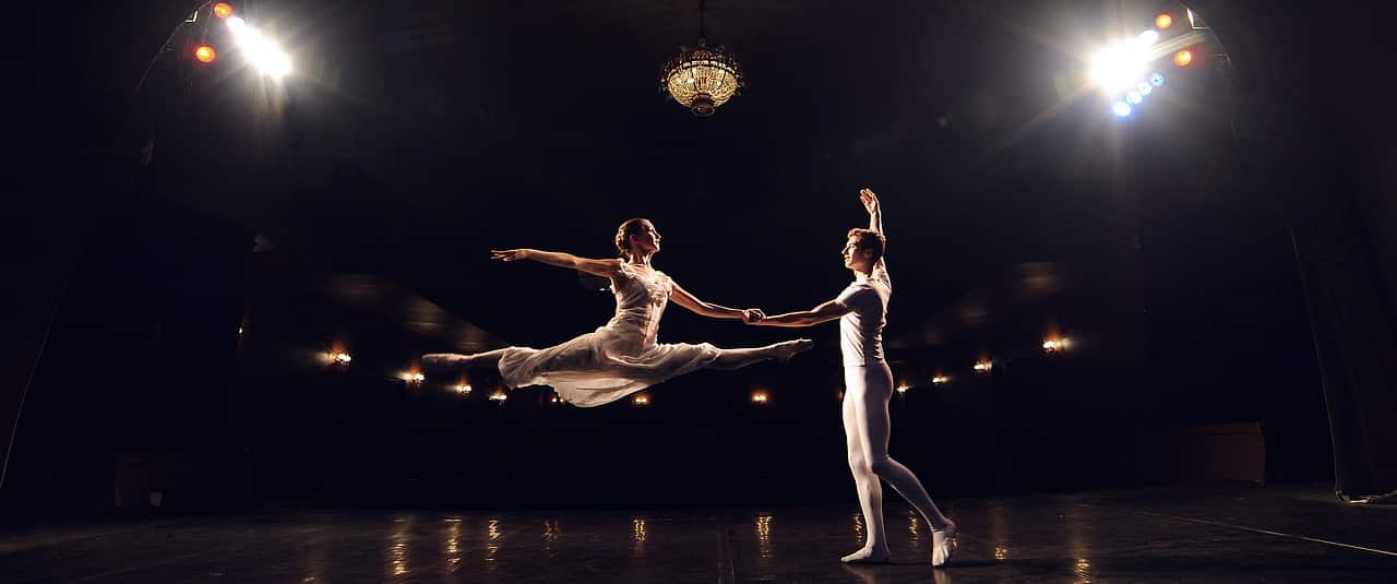 Fotografía de una representación de ballet.
